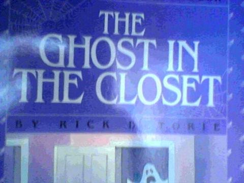 Ghost in the Closet (Haunted House)